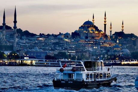  - Inselperlen des Mittelmeeres mit Athen und Istanbul