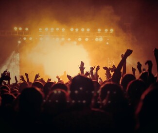 Stars del Mar 2026 - Fury in the Slaughterhouse, Earth, Wind & Fire by Al McKay, Ross Anthony, Hermes House Band, The Disco Boys