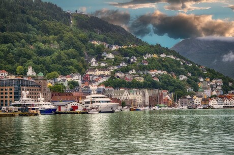  - Norwegens Fjorde intensiv ab / bis Hamburg