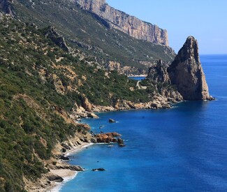 Mediterrane Schätze mit Sardinien ab Barcelona