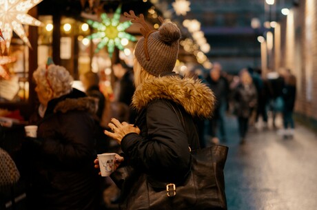  - Christmas-Shopping