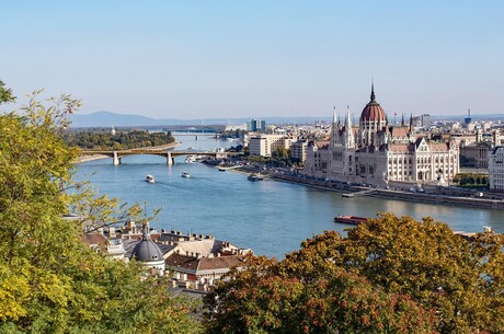  - Donauträume: Vier Nächte, drei Städte & ein kaiserlicher Abschluss